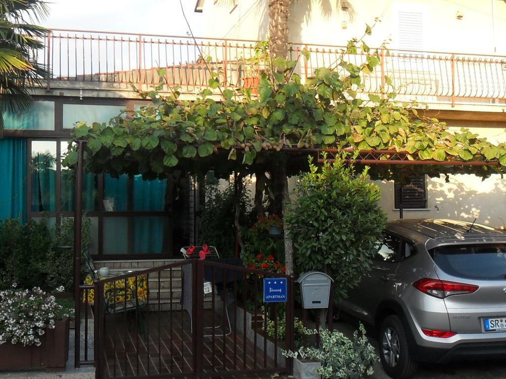 Marija Rooms & Apartments Ουμάγκ Εξωτερικό φωτογραφία